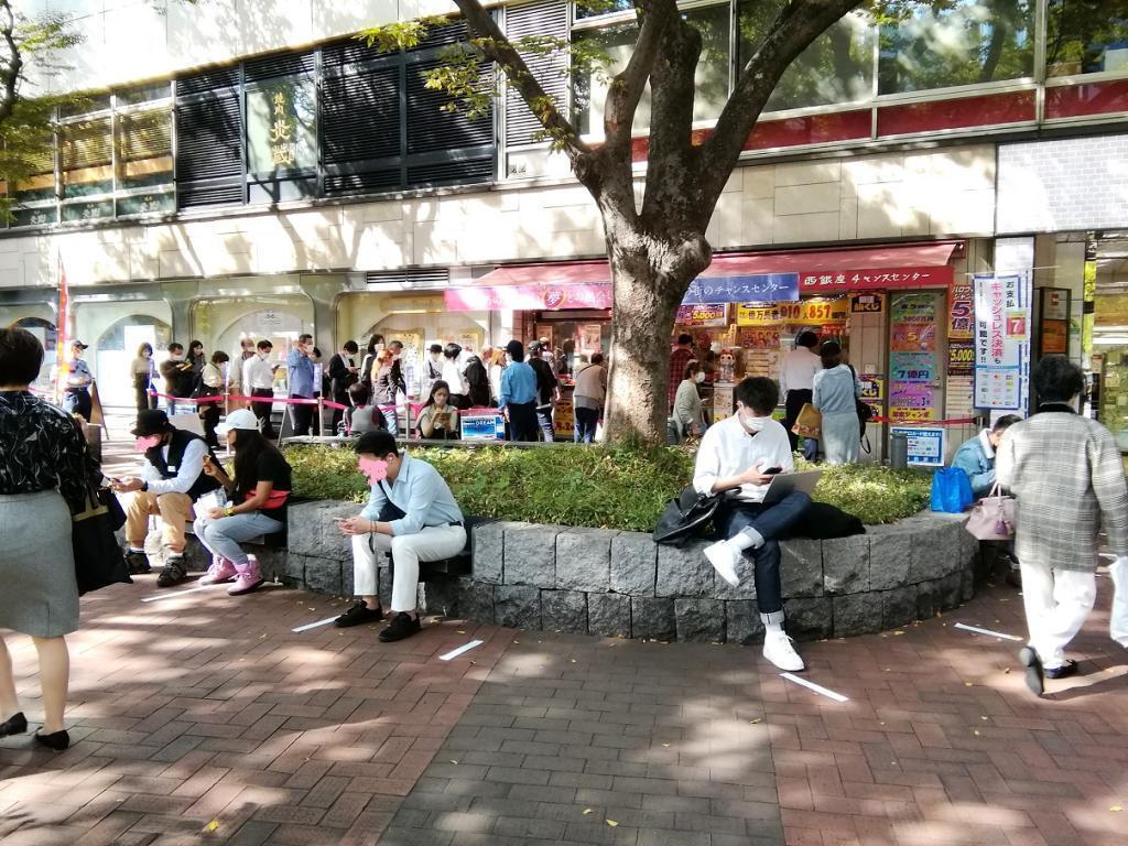 How far is the Nishi Ginza Chance Center "Ginza"?　Let's go around Ginza!　⑧
　　~ Sukiyabashi Park (Part 2) / Nishi Ginza Chance Center
・Monument of silver love ~