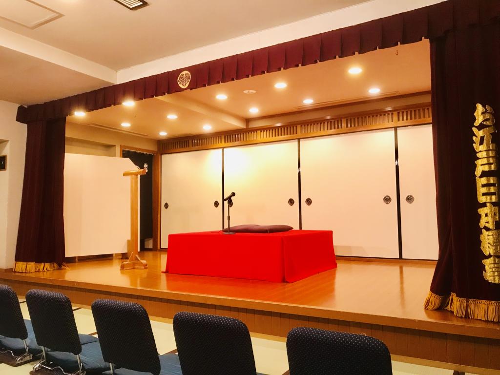 The performers are close, too close! This is "Live House of Performing Arts" Fukutaru at the laughing gate-Reiwa's first laughter is at Edo Nihonbashi-tei-(Part 2)