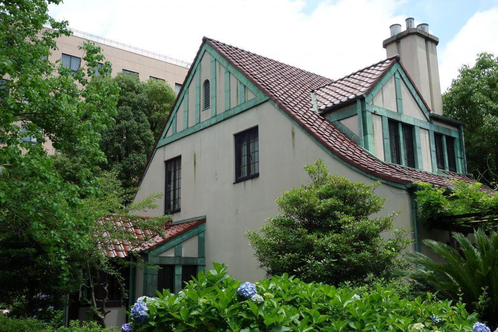 Toysler Memorial Hall A famous architecture in Chuo-ku (12) St. Luke International Hospital (former ward, Chapel) and Toysler Memorial Hall