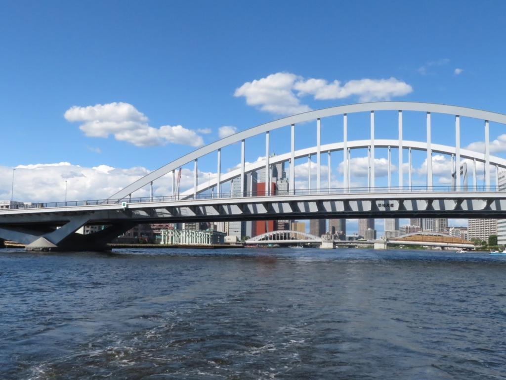  Break during the rainy season ... 100 years from the "Hamarikyu" Earthquake by water bus from "Asakusa" ... Enjoy the Sumida River and the strong and beautiful bridge gently