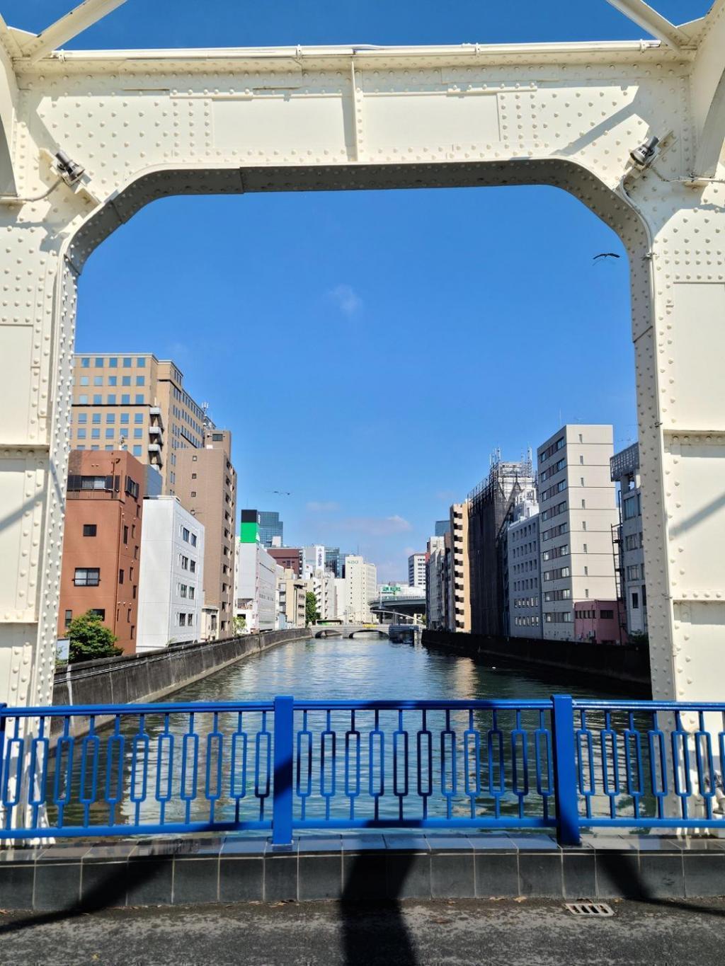  Nine bridges over the Shinkawa River
(First series: Minato Bridge and Toyomi Bridge)