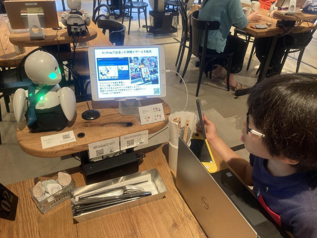  Both adults and children are fun! It is very popular with foreign tourists. I've experienced the "Alteration Robot Cafe" DAWN in Nihonbashi, not just a "robot"!