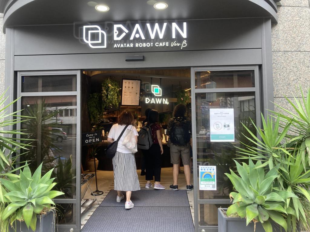  Both adults and children are fun! It is very popular with foreign tourists. I've experienced the "Alteration Robot Cafe" DAWN in Nihonbashi, not just a "robot"!