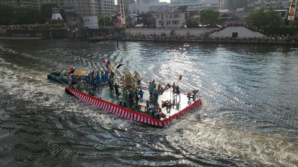  I was surprised by Sumiyoshi-jinja Shirine Reisai Festival!
"portable shrine's Ship imperial procession" and "Festival Nobori"