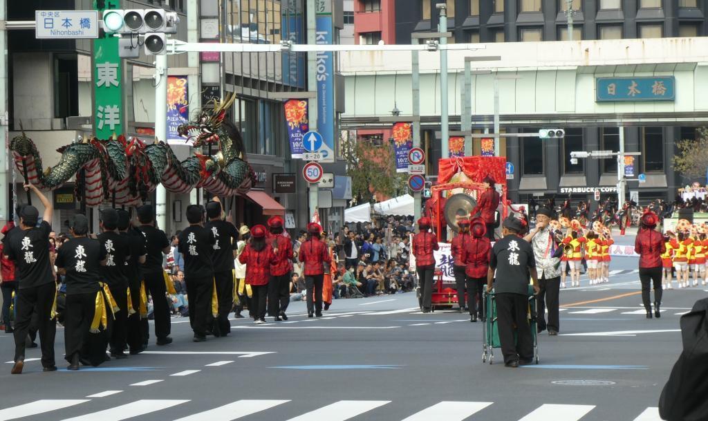 On Sunday 29th, there will be the Oedo Ichiki Parade in Nihonbashi and Kyobashi. The Ginza Golden Parade was held.　
Next, on the 29th, the Oedo Kazuki Parade will be held in Kyobashi, Nihonbashi.