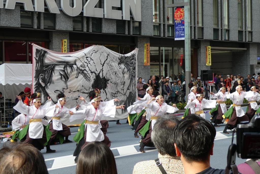  The Ginza Golden Parade was held.　
Next, on the 29th, the Oedo Kazuki Parade will be held in Kyobashi, Nihonbashi.