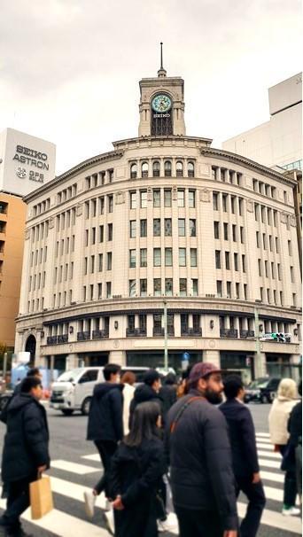  On the 100th anniversary of Disney, "SEIKO HOUSE Ginza" clock tower became "Mickey Mouse" (10/5-11/18).