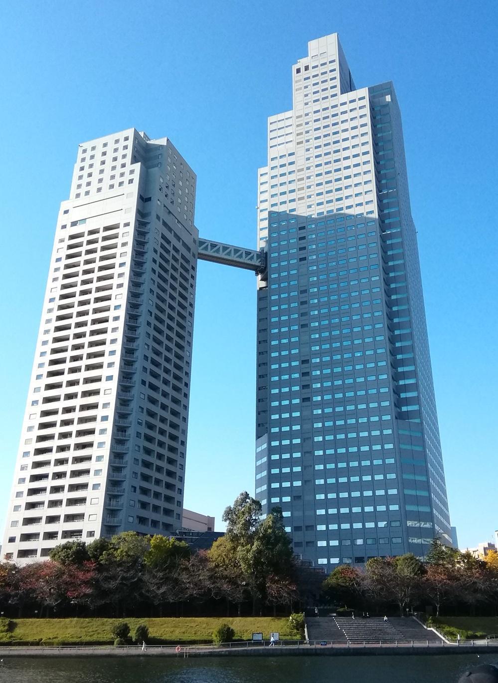 St. Luke's Tower, St. Luke's Tower (7:25 from departure) Waters Takeshiba　→　Asakusa Nitenmon Most cruises around Chuo-ku.
　Introducing the 9 bridges of the Sumida River (4-2)
　　Tokyo Waterside Line Asakusa / Odaiba Cruise~