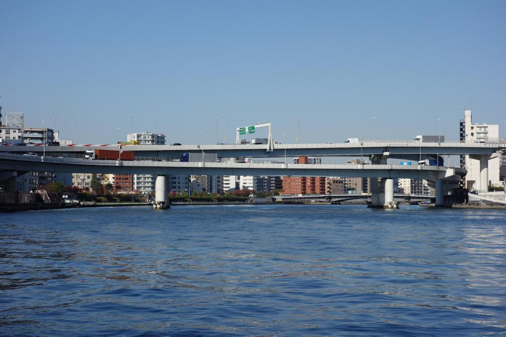 　 Scenery from Sumida River Terrace <Hamacho Park-Along Hamacho Riverside Street>