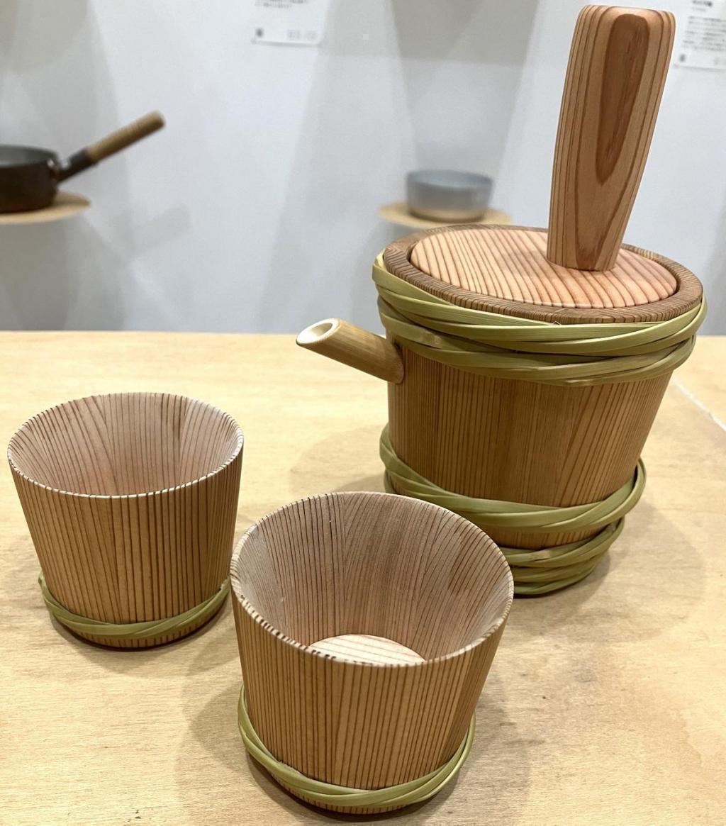 Akita cedar sake ware set
15,620 yen per go Yingchun Nihonbashi Kiya
　　~ Nihonbashi Kiya Main Store izutuki~