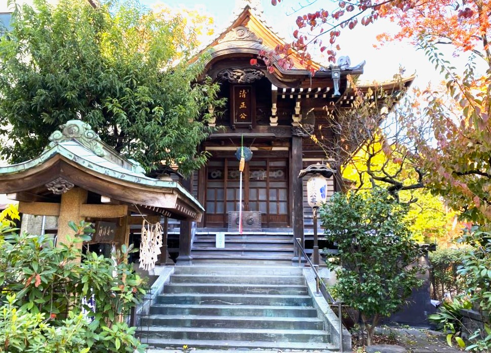 Autumn leaves at Kiyomasa Koji Hamacho Park