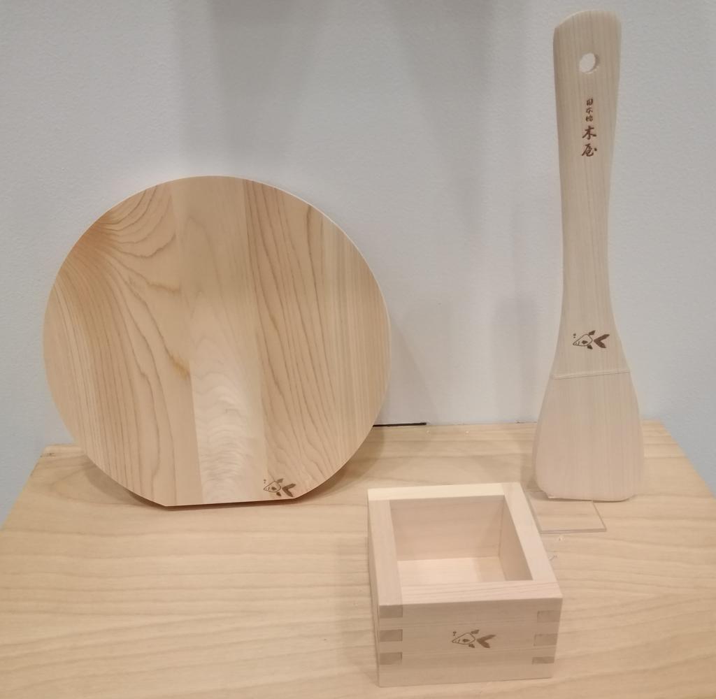 Foreground: Ichigo Masu (masu) 972 yen Back left: Round cutting board 210mm 2,376 yen Back right: Kibera 702 yen "Edo / Tokyo Summer Scenery 6"-Nihonbashi Kiya Main Store izutuki-