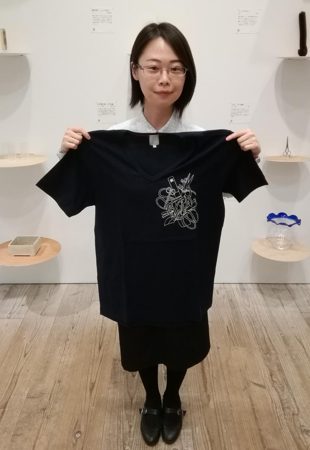 T-shirts 222 black and dark blue 2 colors for both men and women S, M, L, and XL 4,860 yen each "Edo / Tokyo Summer Scenery 6"-Nihonbashi Kiya Main Store izutuki ~