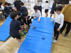 Second-year life course "Ugoku Ugoku My Toy" Coexistence with the history of Joto Elementary School and the current 45th floor high-rise building Tokyo Midtown Yaesu!