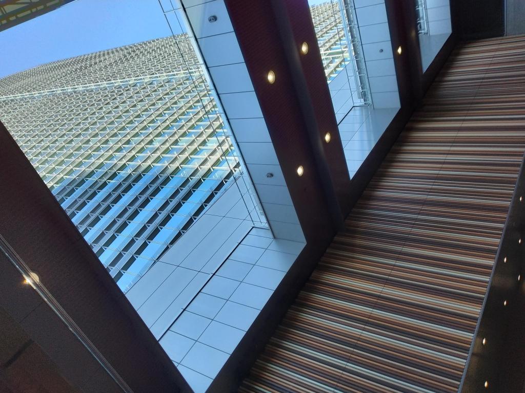 New school building and schoolyard (roof opening and closing type)
Coexistence with the history of Midtown Joto Elementary School seen from the ceiling of the schoolyard and the current 45th floor high-rise building Tokyo Midtown Yaesu!