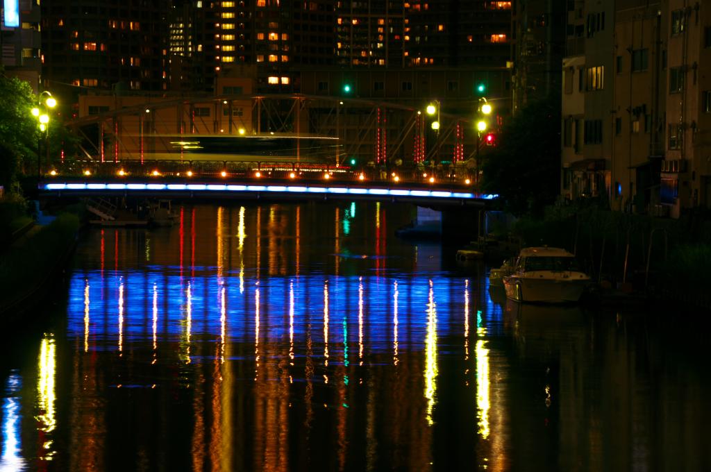 The night view of the waterside of Takahashi and Minami Takahashi, a place of relaxation with parks around the park