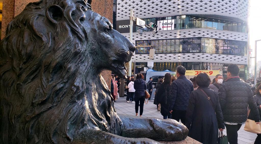  "Lion" and "dragon" are lined up at the Ginza 4-chome intersection.