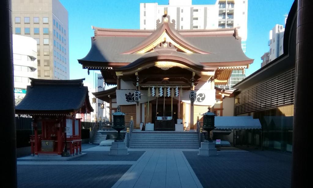 ③　The precincts of Hosho Benzaiten Suitengu Shrine
[The center of the image is worship hall in Suitengu, and the left end is Hosho Benzaiten's company. ] The tour of Nihonbashi Seven Lucky Gods is actually going around Ningyocho-Nihonbashi Seven Lucky Gods-