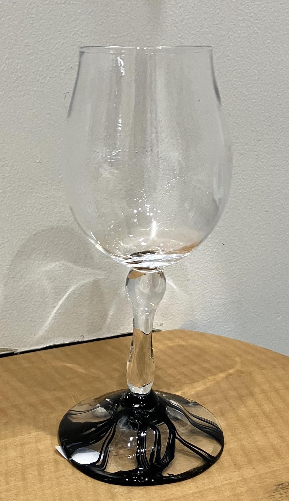 Indigo wine glass
17,600 yen Tomoki Kani Glass Helmet Exhibition 2024
　　~ Nihonbashi Kiya Main Store izutuki~