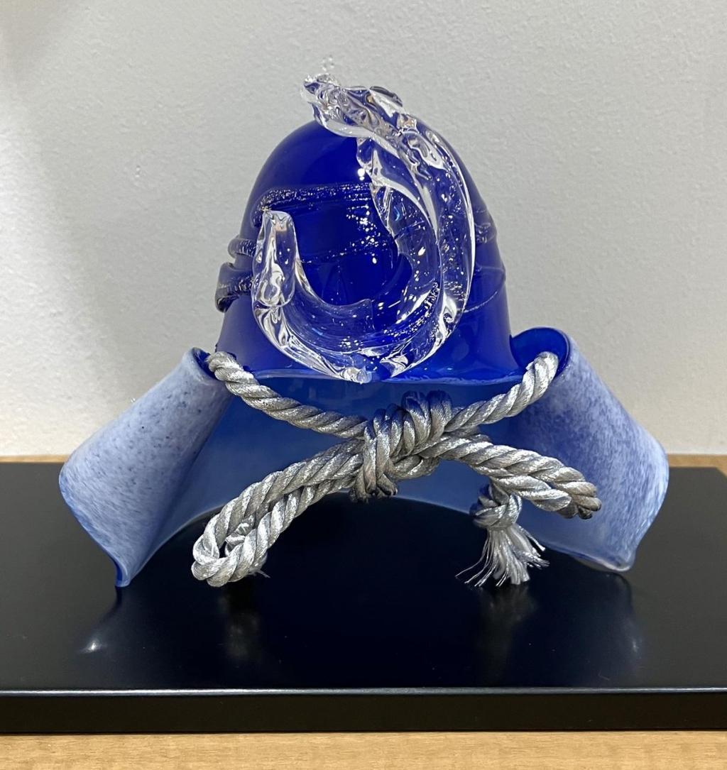 Ren helmet (Sazanami Kabuto)
33,000 yen Tomoki Kani Glass Helmet Exhibition 2024
　　~ Nihonbashi Kiya Main Store izutuki~