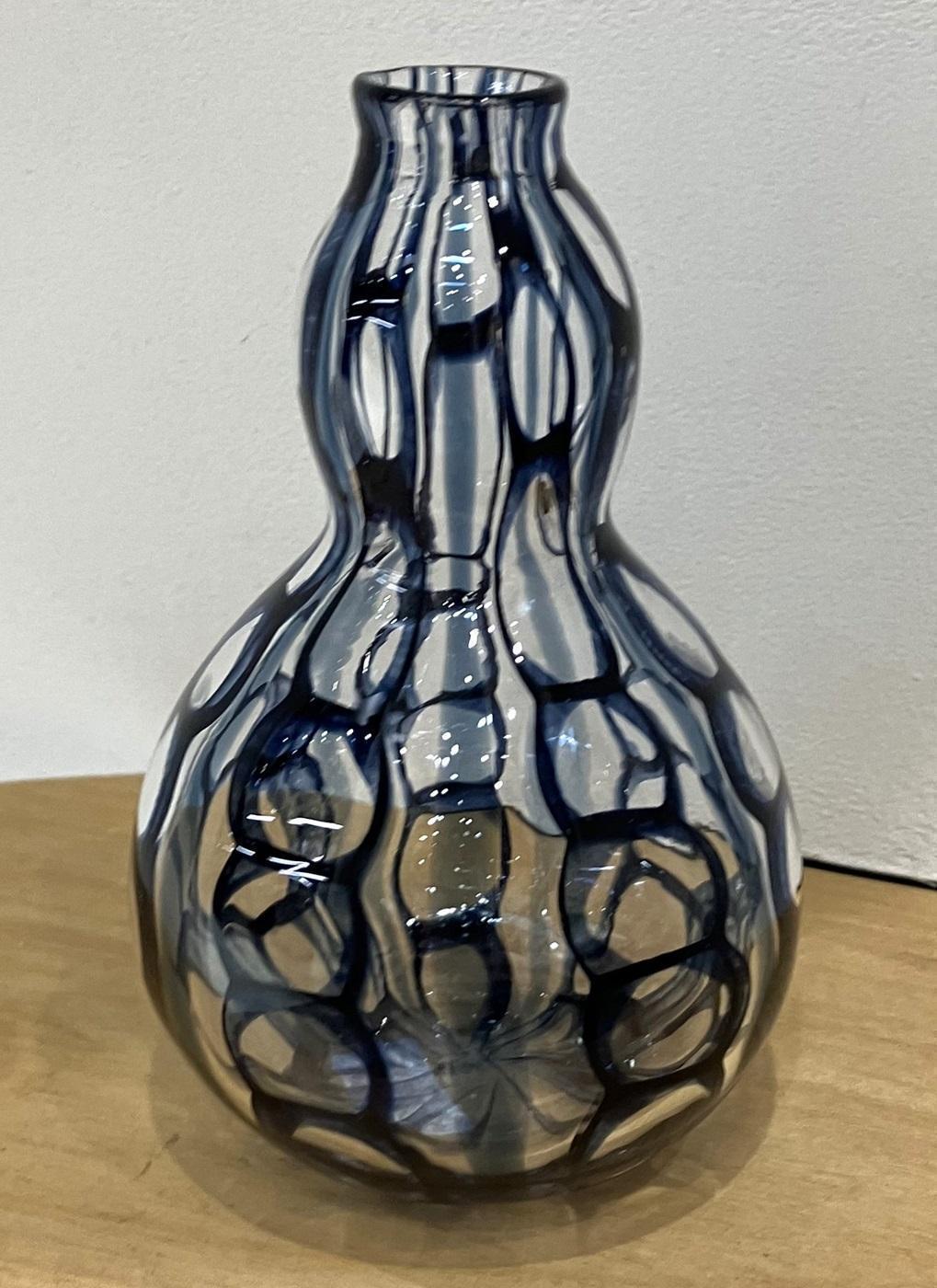 Indigo vase (gourd type)
16,500 yen Tomoki Kani Glass Helmet Exhibition 2024
　　~ Nihonbashi Kiya Main Store izutuki~