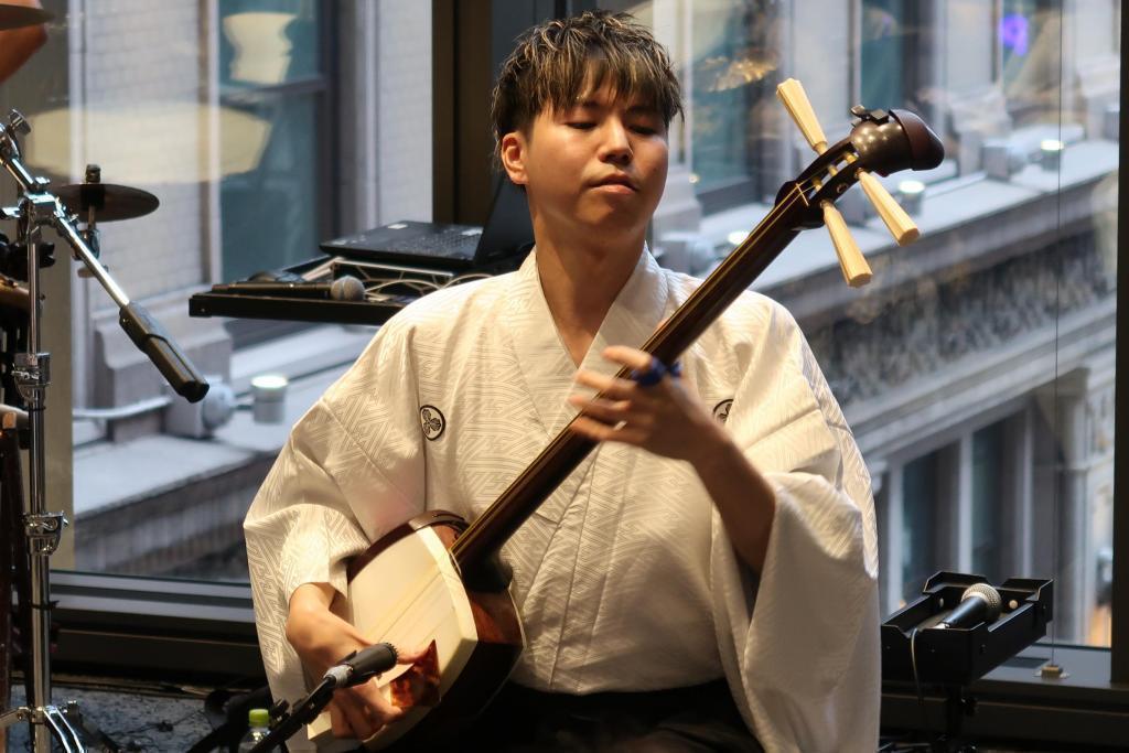 Daisuke Sugiyama (Tsugaru Shamisen) Japanese musical instrument unit-Tsubaki--Kyobashi Edgran LIVE CROSSING 2024.1-Japanese music tradition-