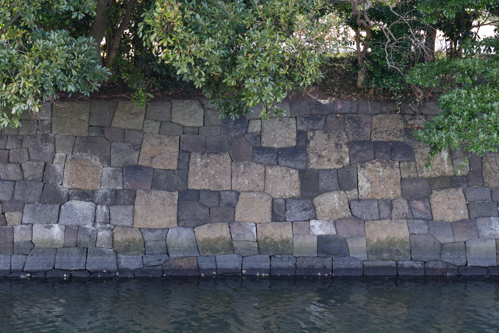  Hamarikyu Garden viewed from a temporary road along the Tsukiji River.