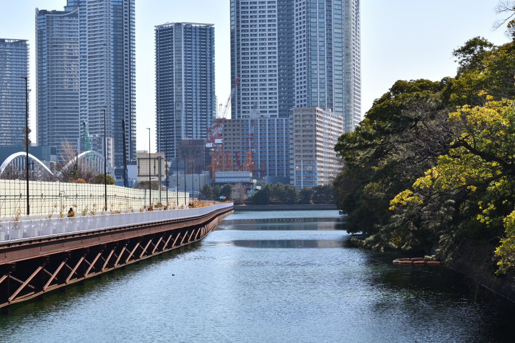 Temporary Road Hamarikyu Garden view from the temporary road along the Tsukiji River