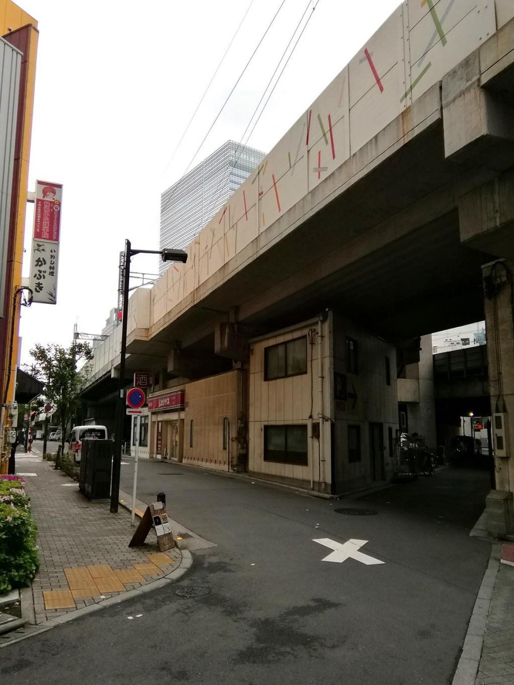  Rosmariquez 1
　"Is the Yamanote Line going through Chuo-ku?"