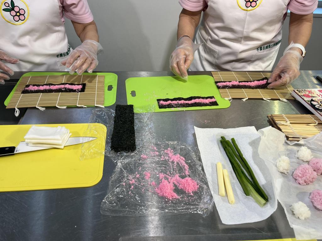  It's a one-time course, so it's easy to participate and learn from professionals!
A cooking class at Tsukiji Outer Market. Next time on April 3rd, tempura!