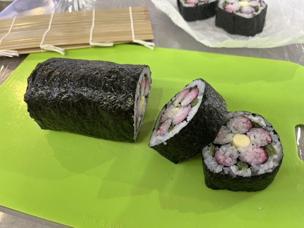  It's a one-time course, so it's easy to participate and learn from professionals!
A cooking class at Tsukiji Outer Market. Next time on April 3rd, tempura!