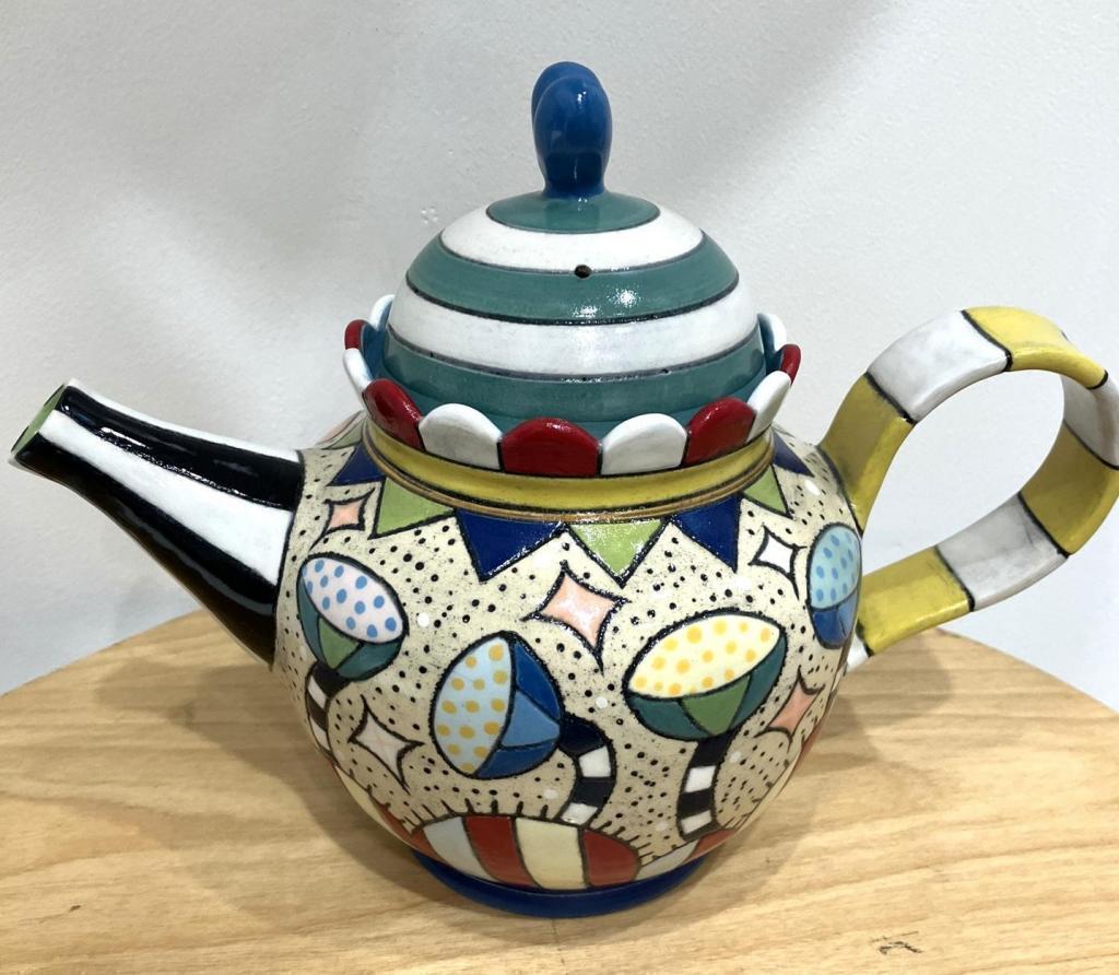 Teapot
30,800 yen Be Happy!　Sadato Matsuoka Clay work exhibition
　　~ Nihonbashi Kiya Main Store izutuki~