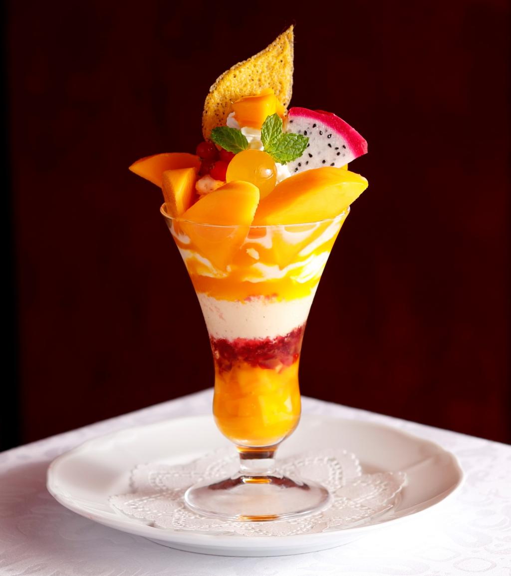 Okinawa apple mango parfait 2,580 yen (tax included) 2019 Notice of midsummer parfait fair held-Shiseido Parlour Ginza Main Store Salon de Cafe-