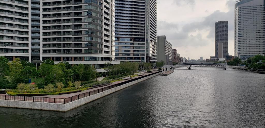  Take a leisurely walk along the canal at the Asashio Canal Water Park.