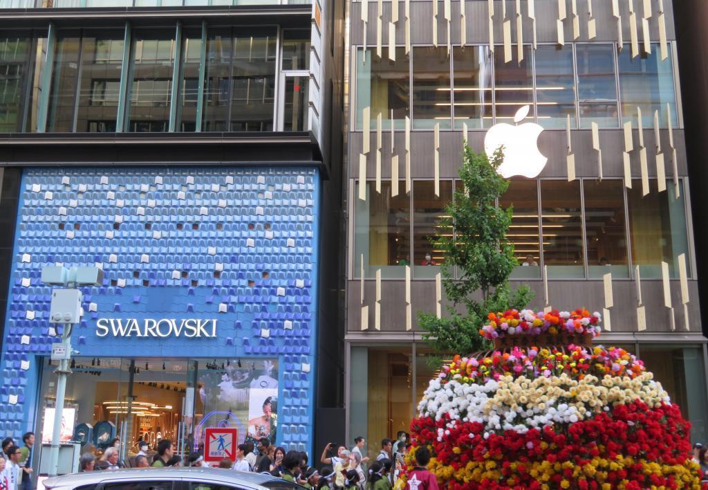 In Ginza 8-chome, Hanayama cars pass through SWAROVSKI and APPLE stores.
 One of the biggest events of the 2024 Sanno enshrined deity Festival Tenka Festival