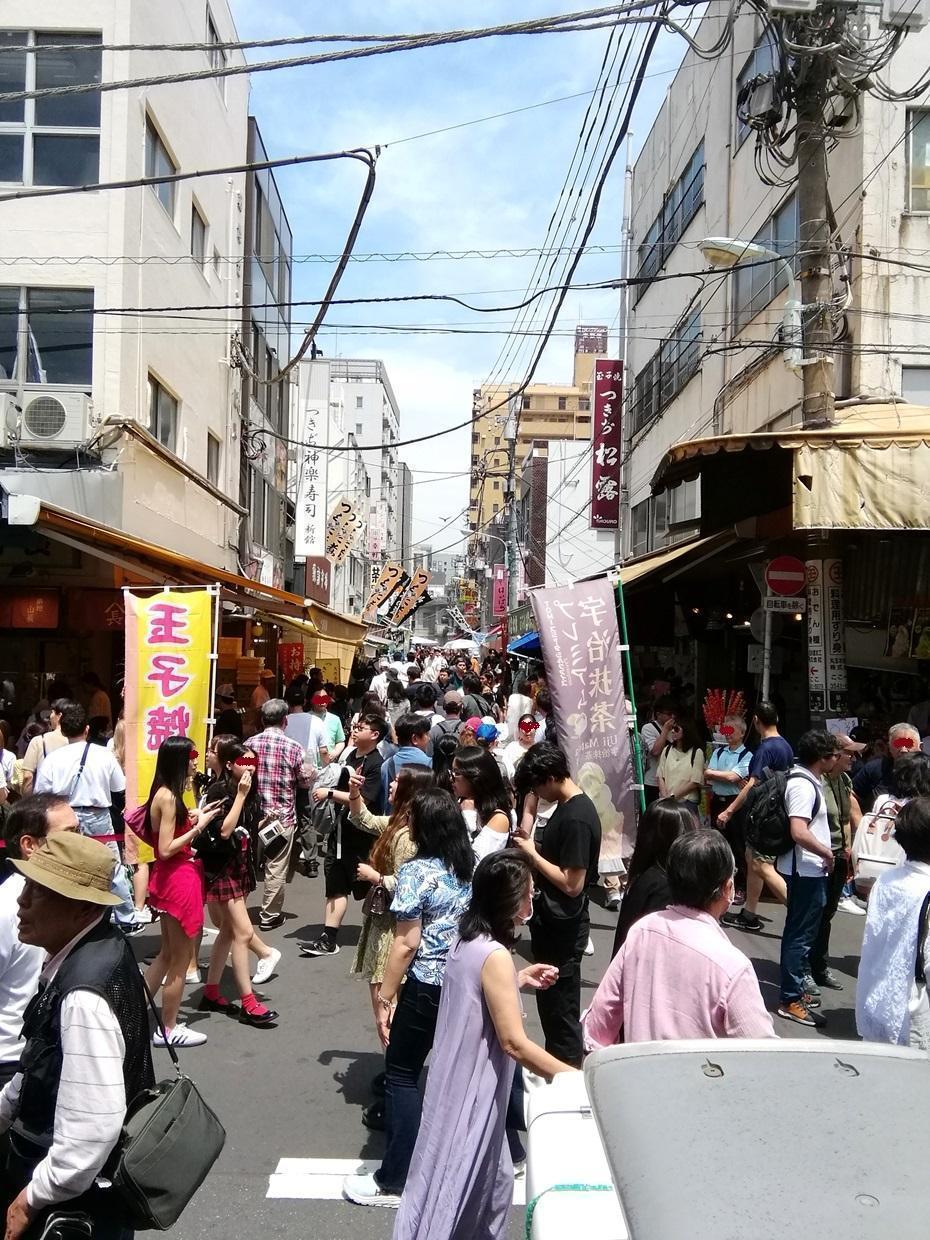 Tsukiji Naka-dori and Nami-dori side (southwest side) Tsukiji Outer Market
　It's a bit inside.
　Let's go around!　Part 2
　　~ Tsukiji Outer Market ~