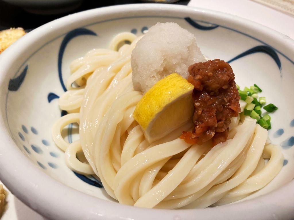 I want to eat now "Ume Goroshibukake" [Ningyocho] Sanuki no Kuni's traditional udon "Taniya" that Edokko also gets absorbed in.