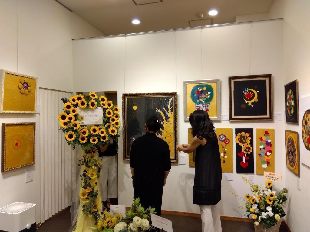 A gallery where sunflowers illuminate brightly
 Mizuki Sunflower Exhibition-Thinking of You-Until Sunday, July 28