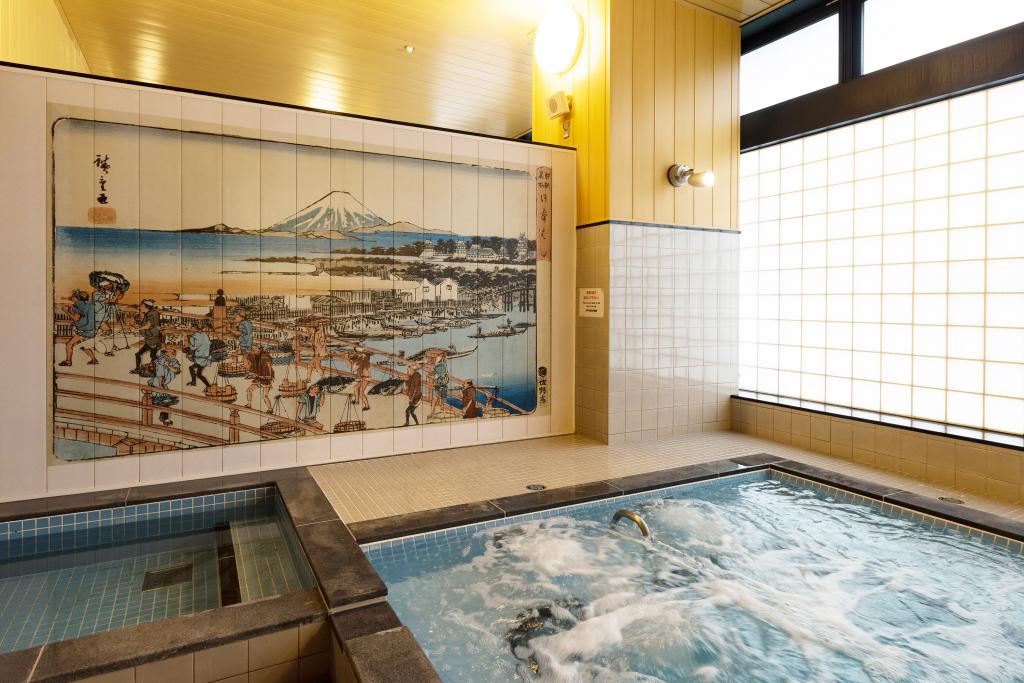  [New York Times] The miraculous public bath "Jishiyu" [Nihonbashikodenmacho] was born in the new century.