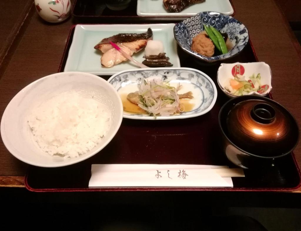 Yakigo Gozen
1,700 yen (tax included) Lunch at Geisha Shindo
　　~ Yoshiume Ningyocho Main Store~