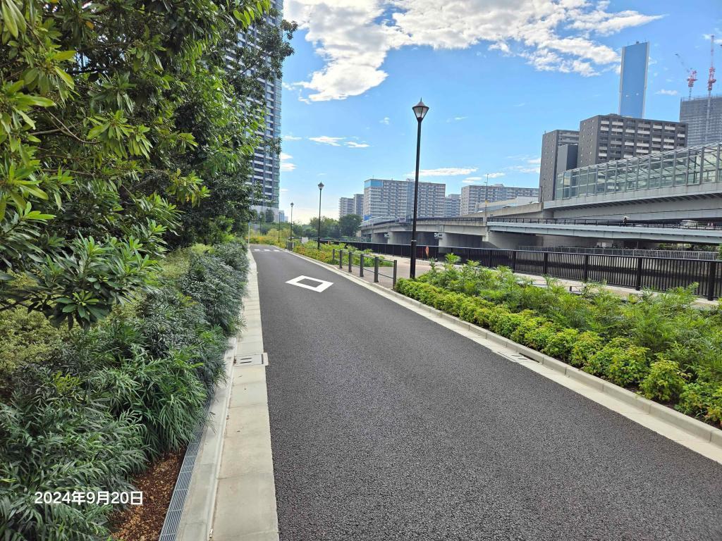  Asashio Canal Water Park and the Fountain Square of GRAND MARINA TOKYO