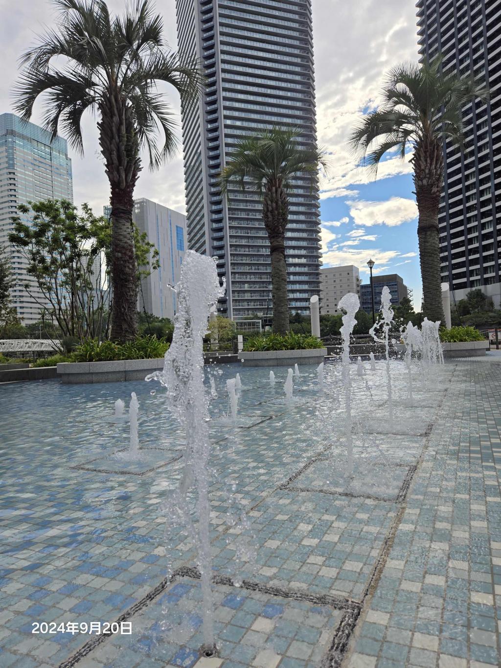  Asashio Canal Water Park and the Fountain Square of GRAND MARINA TOKYO