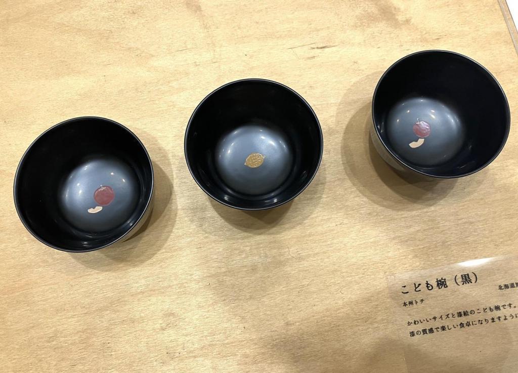 Children's bowl (black)
9,350 yen Lacquer of Maichi
　Ariko Horiuchi's vessel exhibition
　　~ Nihonbashi Kiya Main Store izutuki~