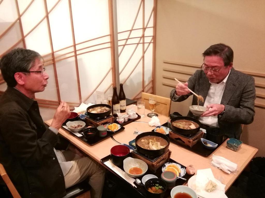  The dinner this time was "Sukiyaki"
　Japanese black beef's tongue
　　~ Fugu, Shabushabu, Japanese Cuisine Yotsuya ~