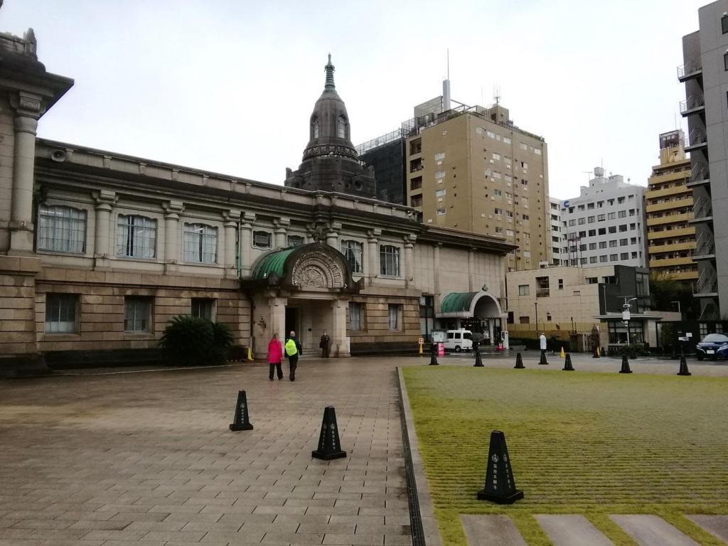  Rainy morning Tsukiji Honganji
　And the recommended restaurant
　　~ Tsukiji Honganji~