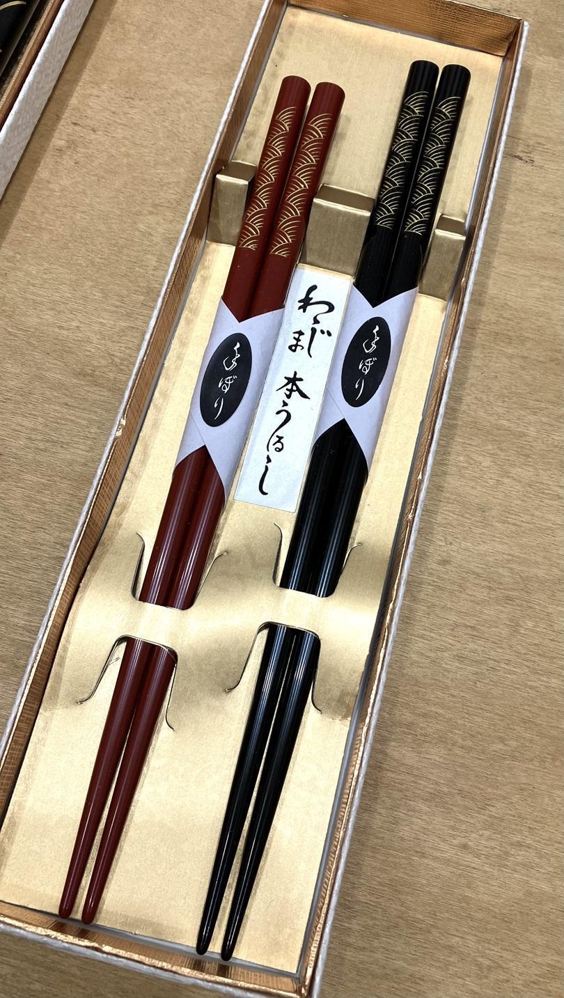 Amano Chopstick Store
"Sinkin/Aouminami" with two paper boxes
5.500 yen Exhibition of works by Wajima craftsmen for the future of Wajima
　　~ Nihonbashi Kiya Main Store izutuki~