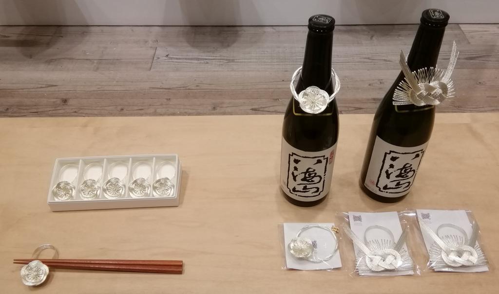 Left: Set of 5 Chopstick rest poles 5,940 yen: One plum pole: 918 yen right: Kotohogi Goku 1,620 yen "Hakata's Iki Mizuhiki and Hakata Ori New World" held ~ Nihonbashi Kiya Main Store izutuki ~