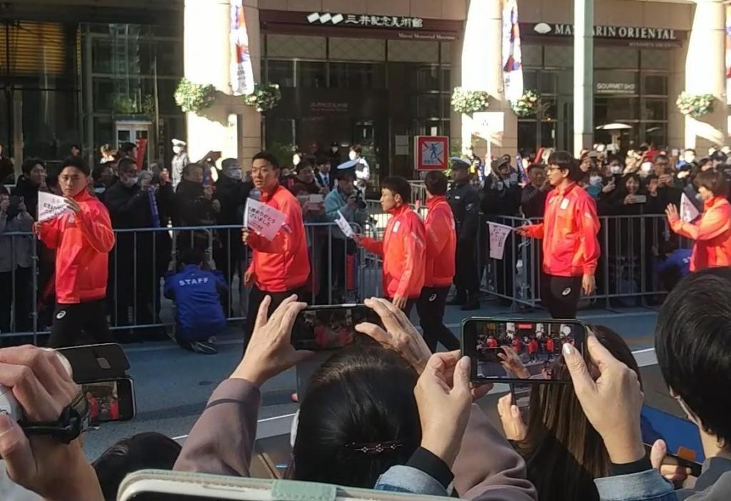 The Olympic and Paralympic athletes up close.
 Thank you for your excitement
The Paris 2024 Olympic and Paralympic Games athletes parade in Nihonbashi.
At the same time, Nihonbashi stamp rally.