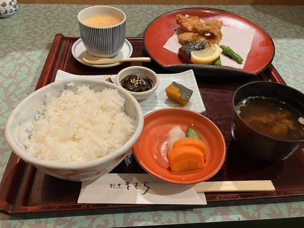 I ordered a white fish fried set meal (1500 yen) for lunch. "Take-chan" Recommended Gourmet Tour episode 4 I went to the stylish "Kappo cuisine Kimura" at Ginza 7-chome (formerly Kibikicho)!