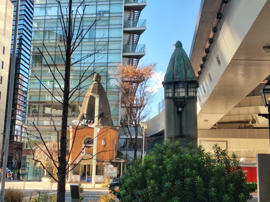  The old main pillars of Shimbashi and Kyobashi in Shinjuku